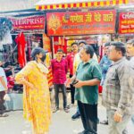 मेलाधिकारी ने बाजारों के साथ-साथ गलियों तथा गंगा के पुलो का निरीक्षण कर सौंदर्य करण की बात कही