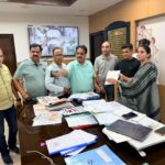 व्यापारी नेताओं ने कुंभ मेला अधिकारी के साथ कुंभ कार्यों पर किया विचार विमर्श